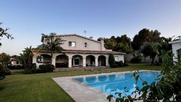 Exclusive Chalet in Roda de Berà - Private Sale