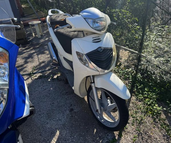 Scooters aux enchères : Honda, Yamaha, Aprilia et Piaggio - Vente Privée