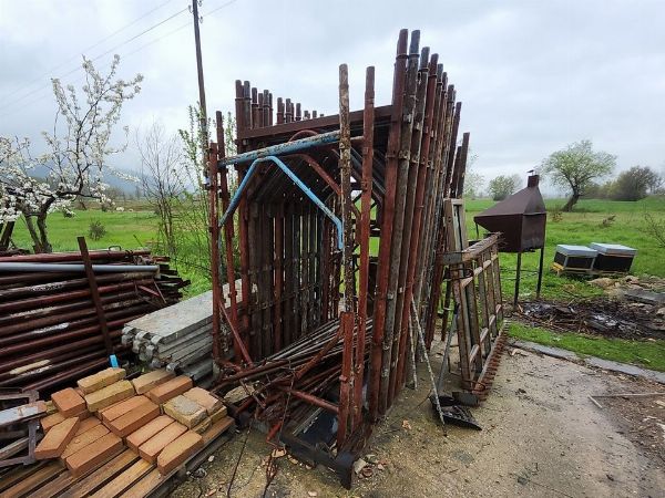 Veículos - Equipamentos para construção - Liquidação Judicial n.5//2025 - Tribunal de Spoleto