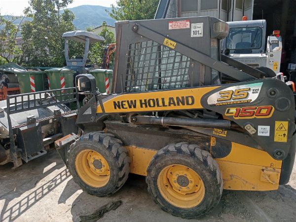 Minirýpadlo New Holland L150 - Samohybné jeřáby Benazzato 197 S - Soukromý prodej