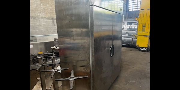 Mobili e Equipamentos para Restaurantes - Bens Instrumentais de Leasing - Intrum Italy S.p.A