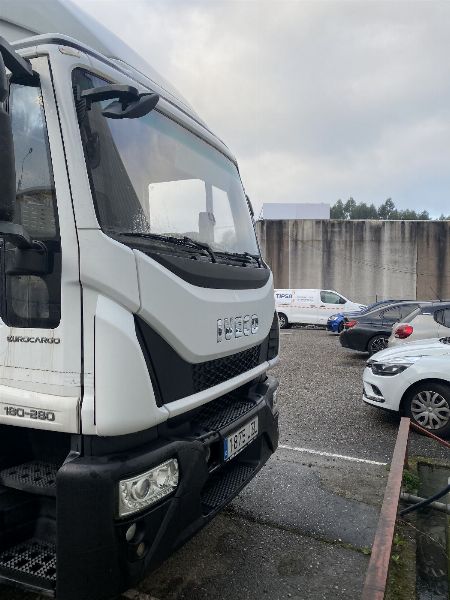 Dos camiones IVECO y un camión DAF en Pontevedra - Juzgado de lo Mercantil N. 3 de Pontevedra