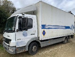 Dos camiones y un furg&oacute;n ubicados en Puenteceso (Espa&ntilde;a)