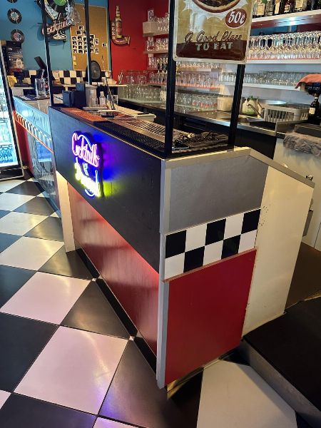 Nábytok a vybavenie pre reštaurácie - Súdna správa č. 22/7816 - Okresný súd v Verone