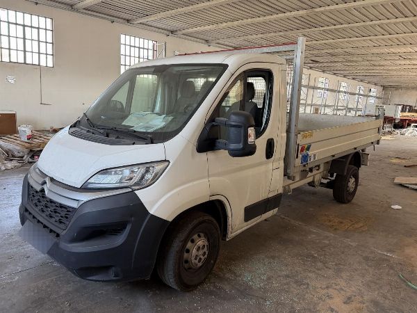 Bauunternehmen – Fahrzeuge, Ausrüstung und Materialien – Gerichtliche Verwaltung 4206/2025 – Gericht von Venedig
