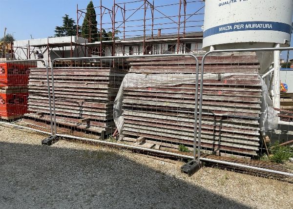 Bauunternehmen – Fahrzeuge, Ausrüstung und Materialien – Gerichtliche Verwaltung 4206/2025 – Gericht von Venedig