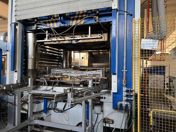 Macchinari pi la pruduzzioni pruduzzioni di pannelli n SMC - Vennita Privata - Vennita 2