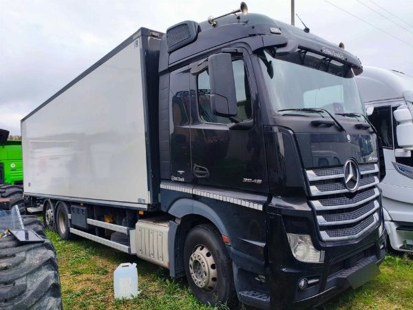 Nákladné automobily a dodávky - Mercedes, IVECO a MAN - hmotný majetok pochádzajúci z leasingu - Predaj 3