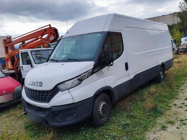 Dodávka IVECO 35S16 – prevádzkové zariadenie z leasingu – Predaj 8