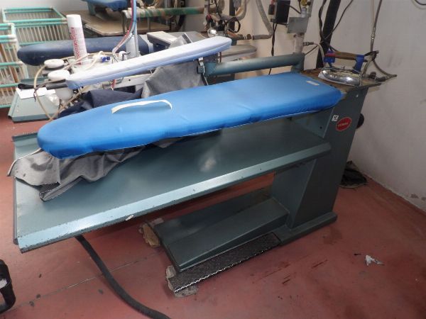 Maskiner for tekstilproduksjon &ndash; Dacia Lodgy bil &ndash; Rettslig avvikling 65/2025 &ndash; Domstolen i Vicenza &ndash; Salg 3