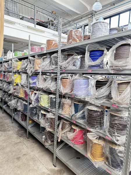 Bestand an Produkten und Rohstoffen für Schuhfabrik und diverses Zubehör - Gerichtliche Liquidation 81/2025 - Gericht von Padua - Verkauf 3