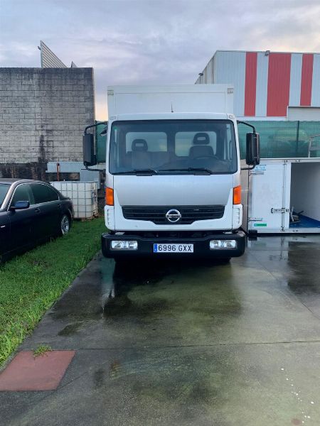Komplet automjetesh, makinerish dhe mobiliesh të kompanisë në Bexo, A Coruña.- Gjykata Tregtare nr. 2 e A Coruña