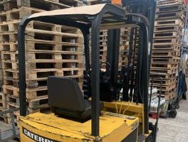 Conjunto de veh&iacute;culos, maquinaria y mobiliario de empresa en Bexo, A Coru&ntilde;a