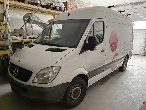 Mercedes Sprinter - Rayonnages et équipements sportifs - Liquidation judiciaire 33/2025 - Tribunal de Bolzano - Vente 3