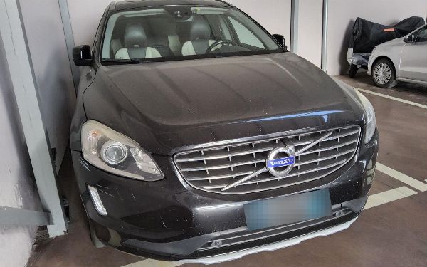 Garn, tøj og symaskiner - Volvo C60 - Retslig likvidation nr. 42/2025 - Retten i Asti - Salg 2