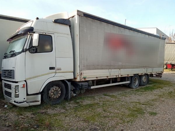 Nákladné vozidlá, návesy, cestné ťahače a stavebná technika – Súdna likvidácia č. 52/2025 – Súd v Terame