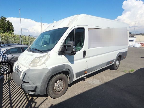 Furgò Peugeot Boxer - Saldatrice, mobili e attrezzature varie - Falliméntu n. 13/2022 - Tribunale de Rieti