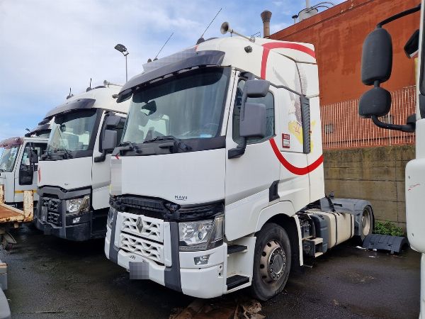 Tractores de carretera, camiones y - Semirremolques isot&eacute;rmicos - Quiebra 79/2020 - Tribunal de Catania
