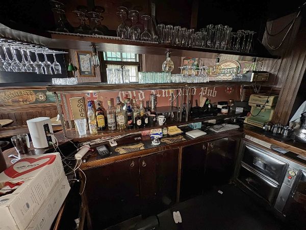M&ouml;bel und Ausstattung f&uuml;r die Gastronomie - Gerichtliche Liquidation 19/2026 - Gericht Padua - Verkauf 2