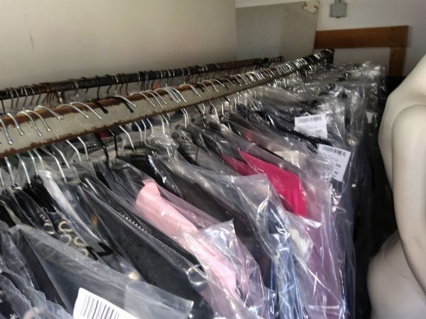 Diverse beklædningsgenstande - Butiksinventar - Retslig likvidation nr. 40/2025 - Retten i Latina - Salg 2