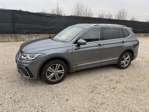 Volkswagen Tiguan - Larrugintzako makineria - Larru eta larru artifizialaren stocka - Likidazio Judiziala 149/2025 - Veronako Auzitegia - 2. salmenta