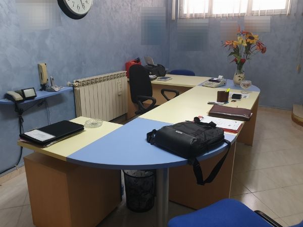 Meble biurowe, narzędzia i sprzęt budowlany &ndash; upadłość 15/2019 &ndash; Sąd w Caltanissetta