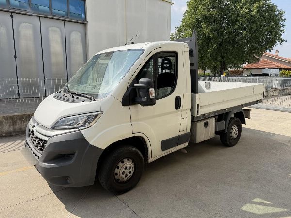 Citroen Jumper и Renault Trafic &mdash; строительное оборудование &mdash; Судебная ликвидация 10/2026 &mdash; Суд Больцано