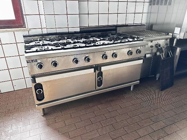 Møbler og utstyr til serveringsbransjen - Kontrollert likvidasjon 93/2025 - Tingretten i Vicenza