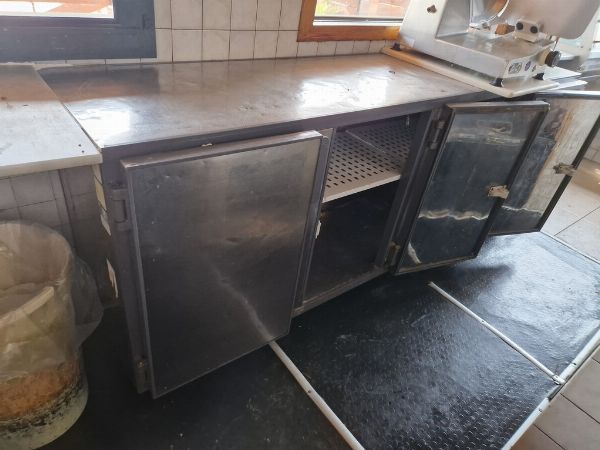 Innredning og utstyr for serveringsbransjen - Prefabrikkert struktur - Rettslig avvikling 3/2025 - Domstolen i Caltagirone