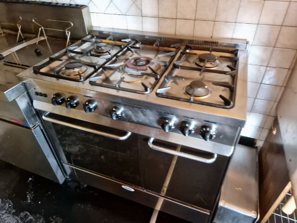 Innredning og utstyr for serveringsbransjen - Prefabrikkert struktur - Rettslig avvikling 3/2025 - Domstolen i Caltagirone