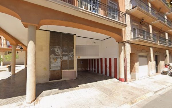 Două locuințe, o hală industrială și trei locuri de garaj situate &icirc;n Torrent și Chiva - Tribunalul Comercial nr. 5 din Valencia