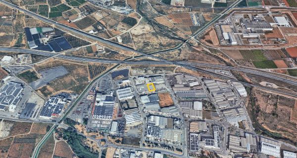 Două locuințe, o hală industrială și trei locuri de garaj situate &icirc;n Torrent și Chiva - Tribunalul Comercial nr. 5 din Valencia