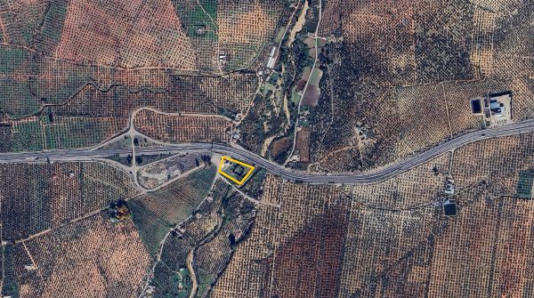 Finca rustica con local comercial en Andujar, Jaen