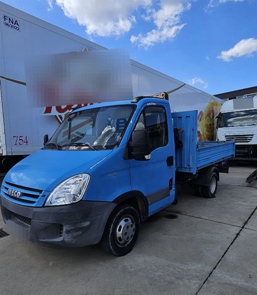 Tractores de carretera, semirremolques frigoríficos y furgones IVECO - Administración Judicial 83/2022 - Tribunal de Reggio Calabria