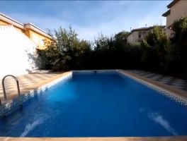 Chalet de dos plantas ubicado en Villa de Otura, Granada
