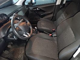 Veh&iacute;culo Peugeot 208 en Madrid