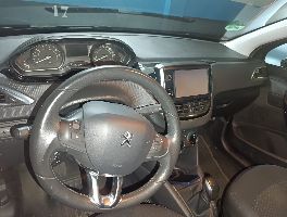 Veh&iacute;culo Peugeot 208 en Madrid