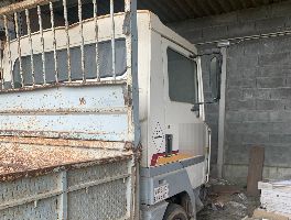 Dos camiones y una retroexcavadora en Pontevedra 