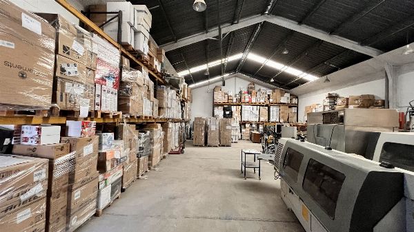 Existencias de electrónica de consumo y hogar ubicados en Dos Hermanas (Sevilla)