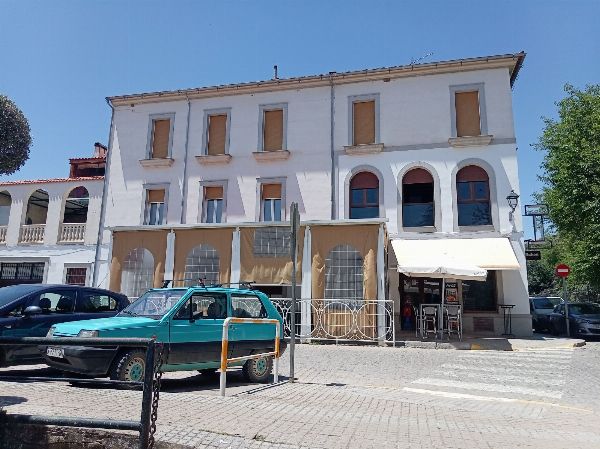 Dos propiedades en un mismo edificio en Hinojosa del Duque (C&oacute;rdoba)
