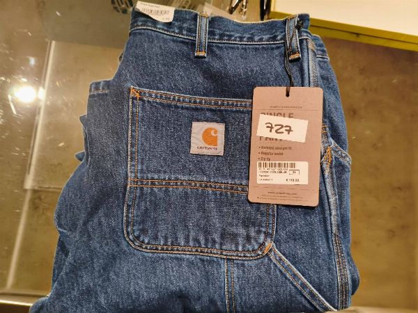 Casacos, roupas e acess&oacute;rios de vestu&aacute;rio - Liquida&ccedil;&atilde;o Judicial n.&ordm; 17/2026 - Tribunal de Arezzo