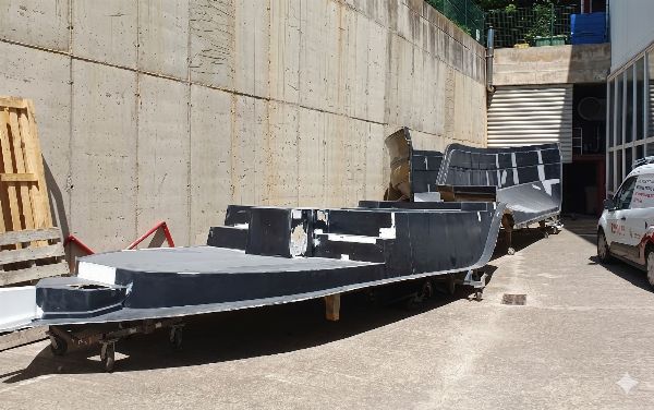 Electric boats and their molds located in Menorca - Commercial Court No. 3 Palma de Mallorca
