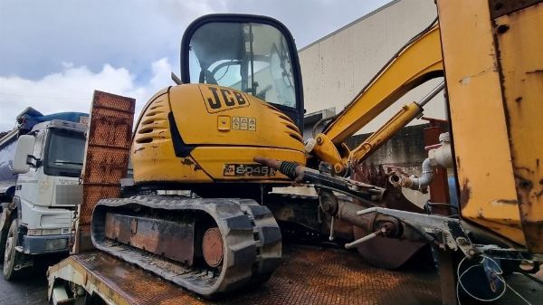 Movimiento de tierras - Camiones, miniexcavadora y manipulador telesc&oacute;pico JCB - Administraci&oacute;n Judicial 122/2018 R.g.m.p. - Tribunal de Catanzaro