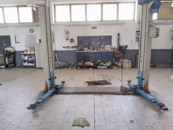 Officina Veicoli - Macchinari, attrezzature, pneumatici e stock Ricambi - Liquidazione Giudiziale 79/2026 - Tribunale di Napoli Nord - Vendita 2