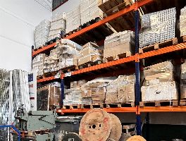 Stock de material de ferreter&iacute;a y electricidad en Almer&iacute;a y El Ejido