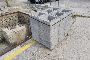 Cementgenstande, byggepladsudstyr og kontorm&oslash;bler 5