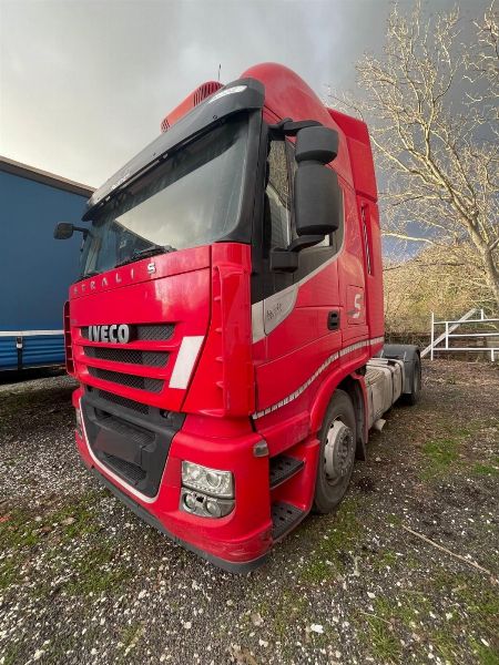 Tracteurs routiers IVECO - Biens d'équipement en leasing - Intrum Italy S.p.A