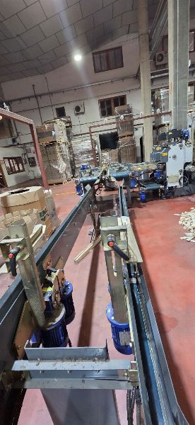 Insieme de macchinari industriali, veicoli e installazioni pe' fa' le scatole - Sezione Mercantile der Tribbunale de Ja&eacute;n. Piazza n&deg; 1