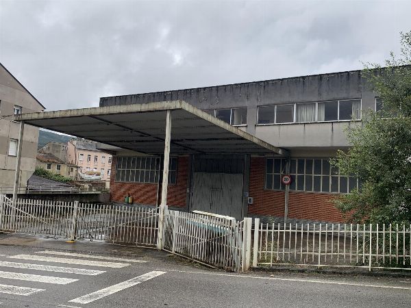 Complejo industrial compuesto por 2 naves y 5 terrenos en Vilanova de Lourenzá, Lugo-Venta Privada