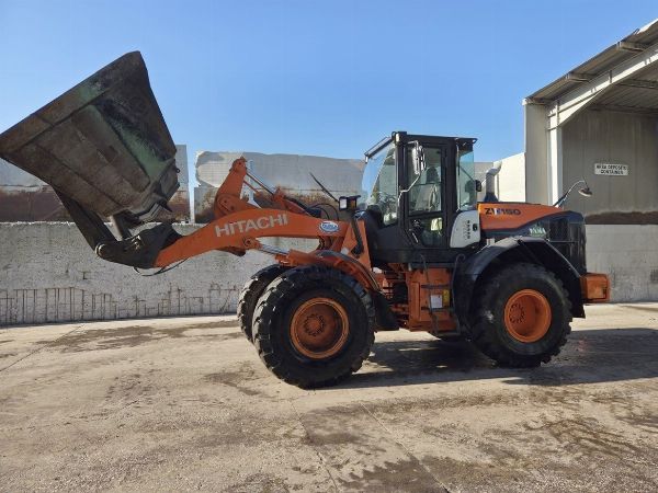 Palas cargadoras sobre ruedas FIAT Hitachi y New Holland - Fiat Ducato - Venta Privada